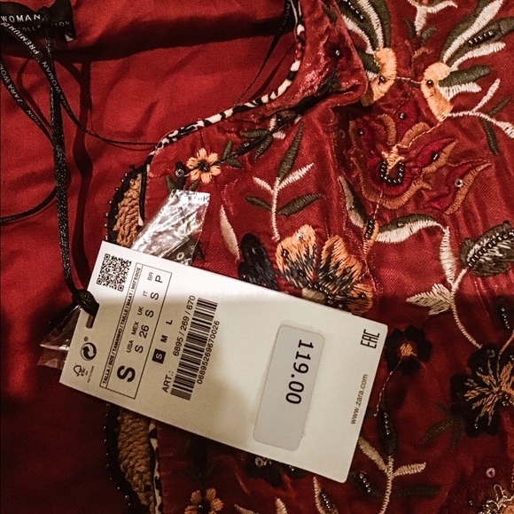 Embroidered Velvet Beaded Waistcoat - Picture 5 of 8